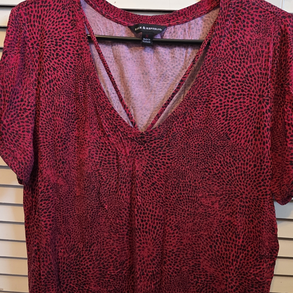 Rock & Republic Red Short Sleeve T-Shirt Blouse